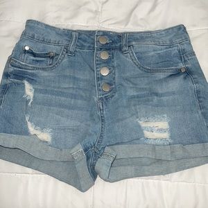 Size 7 Dollhouse ripped distressed denim shorts